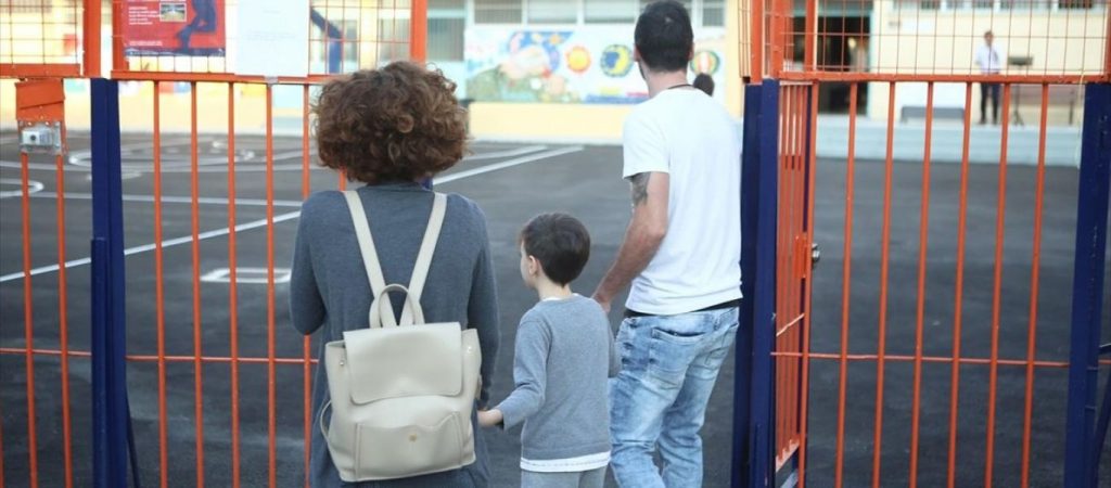 Θ.Σκυλακάκης: Πόση γονική άδεια δικαιούνται οι εργαζόμενοι στο δημόσιο