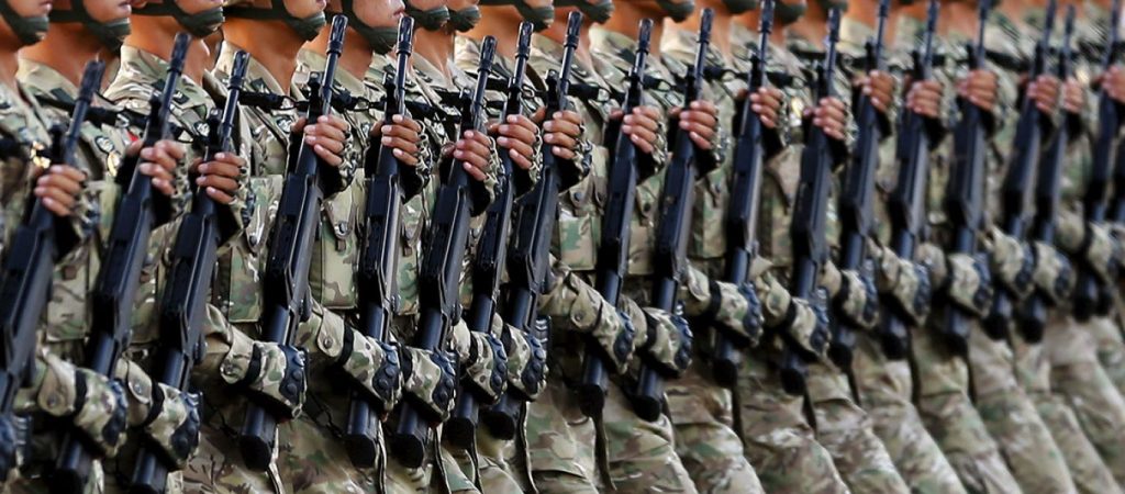 Απίστευτες σκηνές από την προετοιμασία παρέλασης στην Κίνα (βίντεο)