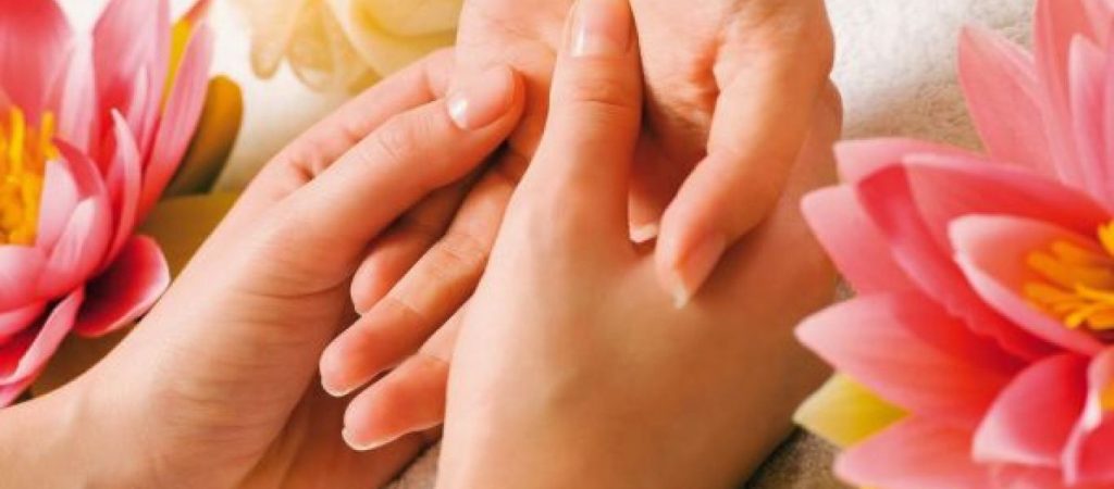Ρεφλεξολογία: Ποιες ασθένειες φαίνονται στα χέρια μας;