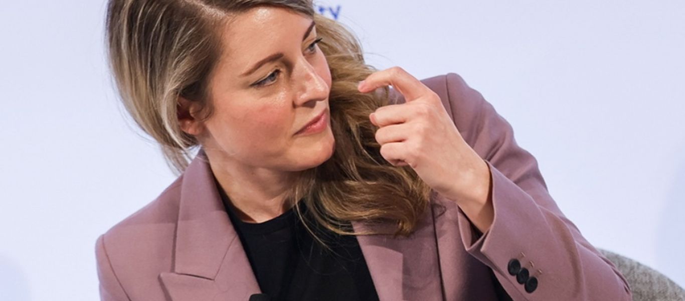 Καναδάς: Η υπουργός Εξωτερικών επιστρέφει στην Οτάβα λόγω ουκρανικής κρίσης