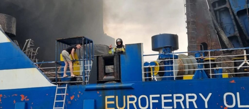 Φωτιά στο Euroferry Olympia: «Άκουσα απλά φωνές – Ευτυχώς ζω» λέει ο άνδρας που διασώθηκε