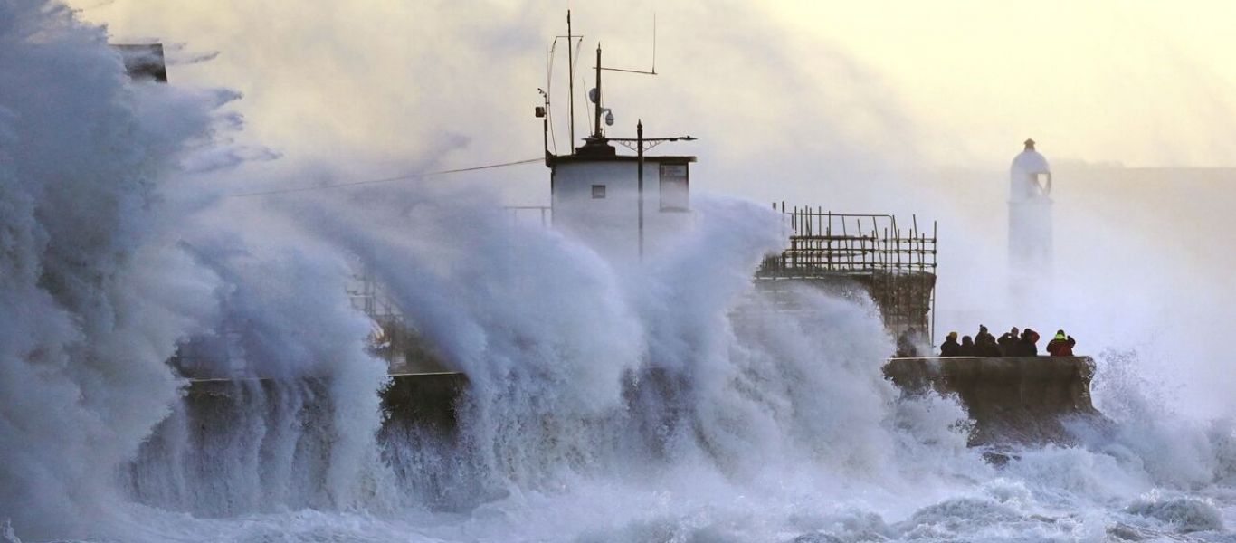 Βρετανία: Προειδοποίηση για «κίνδυνο ζωής» – Έρχεται δεύτερη ισχυρή καταιγίδα μετά την Γιούνις