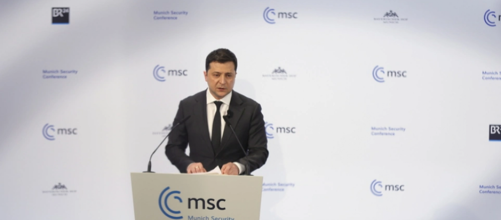 Ο Β.Ζελένσκι κάνει χιούμορ με την χαλασμένη συσκευή μετάφρασης: «Ρωσική κυβερνοεπίθεση»