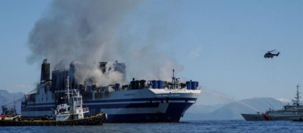 Euroferry Olympia: Συνεχίζονται οι έρευνες για τους αγνοούμενους – Ειδικός ψυχολόγος δίπλα στις οικογένειές τους