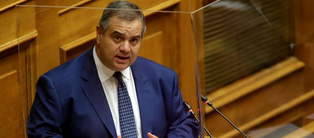 Β.Σπανάκης: Ο βουλευτής της ΝΔ κάνει πλάκα με τους λογαριασμούς της ΔΕΗ – «Μου τον έκανε δώρο η σύζυγός μου» (βίντεο)