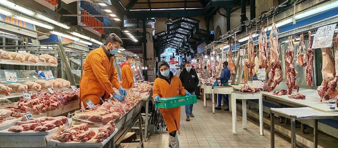 Πόσο θα κοστίσει το φετινό τραπέζι της Τσικνοπέμπτης – Τι πρέπει να προσέξουν οι καταναλωτές