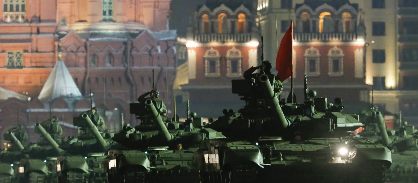 Υψώνει «ασπίδα» η Ρωσία: «Στέλνουμε τανκς στο Ντονμπάς για να αποτραπεί το μακελειό από τους νεοναζιστές του Κιέβου»