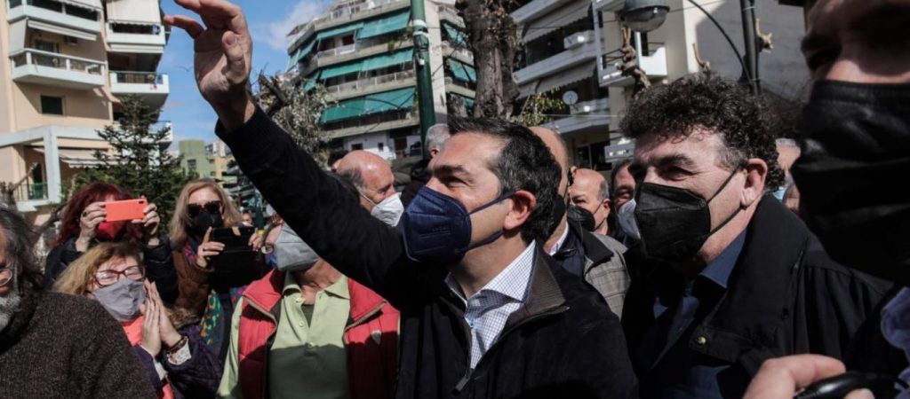 Α.Τσίπρας κατά Κ.Μητσοτάκη: «Τον καλώ να φύγει αξιοπρεπώς – Δεν τολμά να περπατήσει σε καμιά συνοικία»