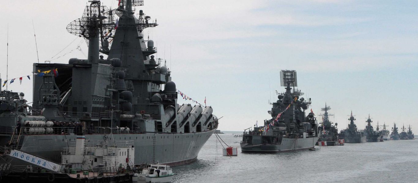 Επέμβαση στην Ουκρανία: Η χώρα καλεί την Τουρκία να μην επιτρέψει τη διέλευση ρωσικών πλοίων από Βόσπορο & Δαρδανέλια