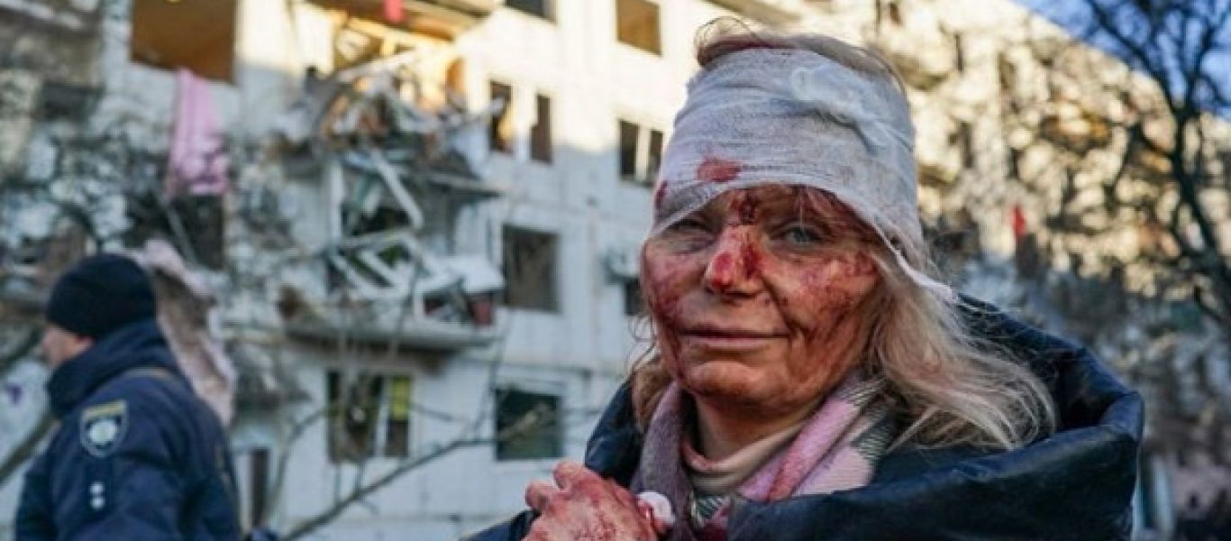 Επέμβαση Ρωσίας στην Ουκρανία: H φωτογραφία με την τραυματισμένη γυναίκα που έγινε viral (φώτο-βίντεο)