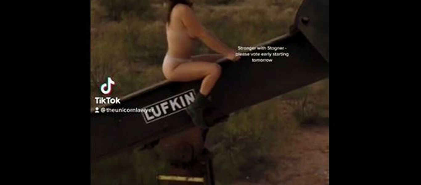 Αμερικάνα υποψήφια ρυθμιστικής αρχής ποζάρει σχεδόν γυμνή πάνω σε πετρελαιοπηγή (βίντεο)