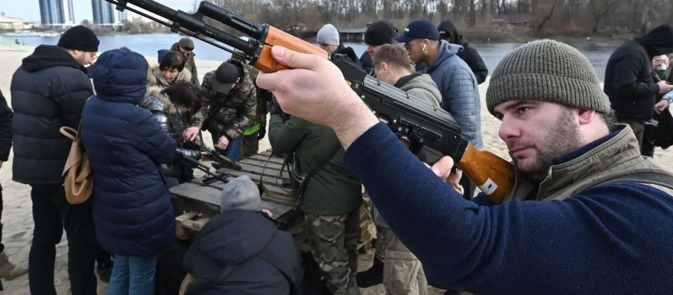 Το καθεστώς του Κιέβου δίνει όπλα και πυρομαχικά σε όποιον τα ζητάει! – Όπως ο Σαντάμ Χουσεΐν!