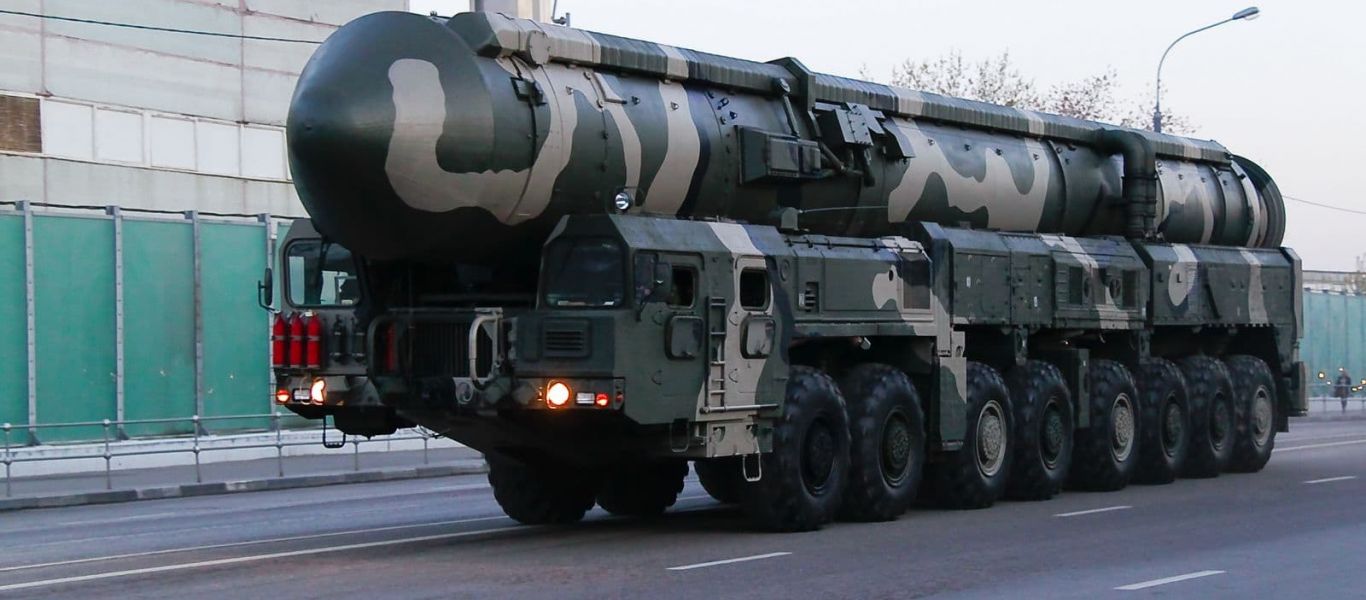 Ρωσία: Εκτοξευτές βαλλιστικών πυρηνικών πυραύλων «Topol-M»   σε κεντρικούς δρόμους της Μόσχας!