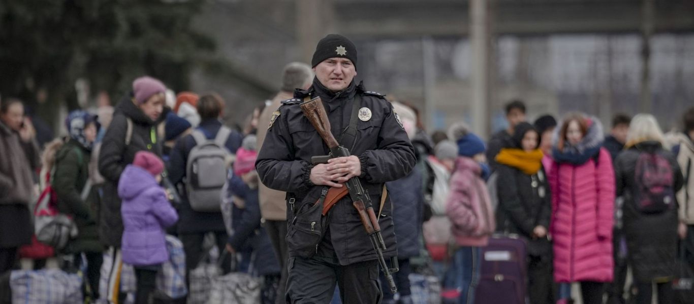 Ομογενής από το Κίεβο: «Ο Β.Ζελένσκι δίνει όπλα σε πολίτες – Δεν υπάρχει λόγος να το παίξω Ράμπο»