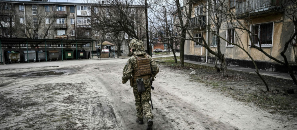 Επέμβαση στην Ουκρανία – Βρετανικό ΥΠΑΜ: «Οι ρωσικές δυνάμεις προσπερνούν πολύ μεγάλα πυκνοκατοικημένα κέντρα»