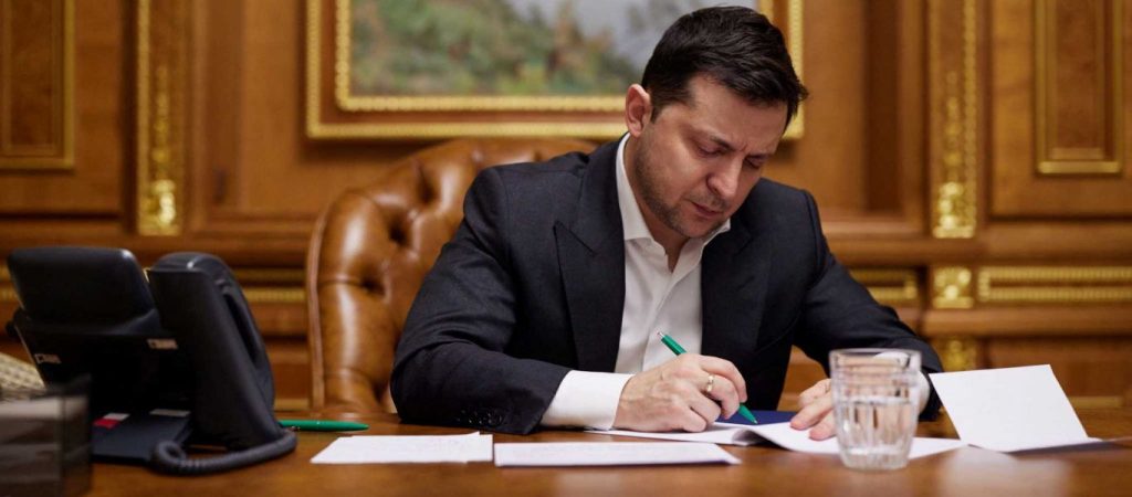 Επικοινωνία με τον Ε.Μακρόν είχε ο Β.Ζελένσκι – «Όπλα και εξοπλισμός από τους συμμάχους μας είναι καθ’ οδόν»