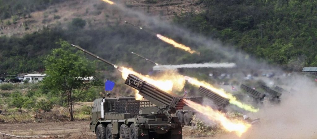 Αδιανόητο: Έστειλαν στον Ζελένσκι τις ρουκέτες των RM-70 του ΕΣ – Aφοπλίζουν de facto τα νησιά;