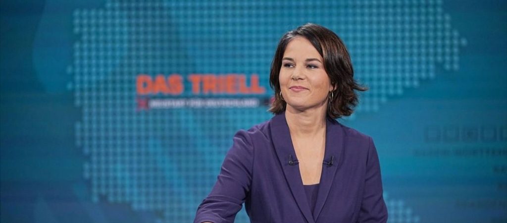 Γερμανίδα ΥΠΕΞ: «Απαιτείται εξονυχιστική προετοιμασία για την ένταξη της Ουκρανίας στην ΕΕ»