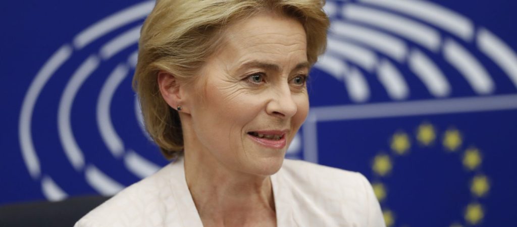 Φον ντερ Λάιεν: Υπέρ της ένταξης της Ουκρανίας στην ΕΕ – «Ανήκει σε εμάς»