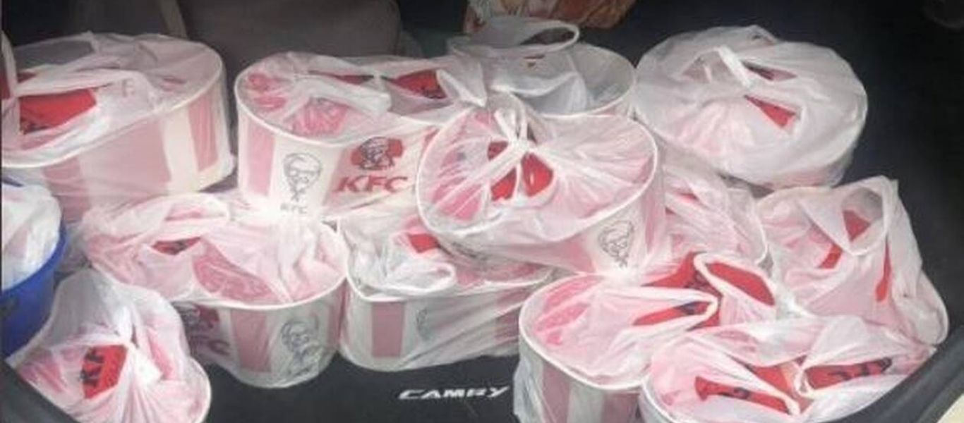 McDonald’s – KFC: Mοιράζουν δωρεάν φαγητό σε Ουκρανούς στρατιώτες και πολίτες