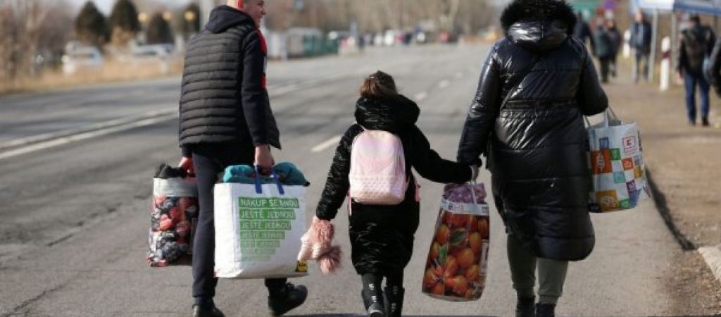 Σχεδόν 520.000 Ουκρανοί πολίτες έχουν καταφύγει σε μεθοριακές χώρες