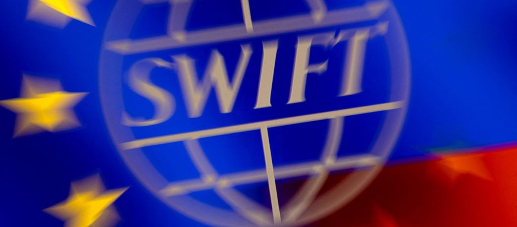 ΕΕ: Σήμερα η συζήτηση για την αποβολή της Ρωσίας από το SWIFT