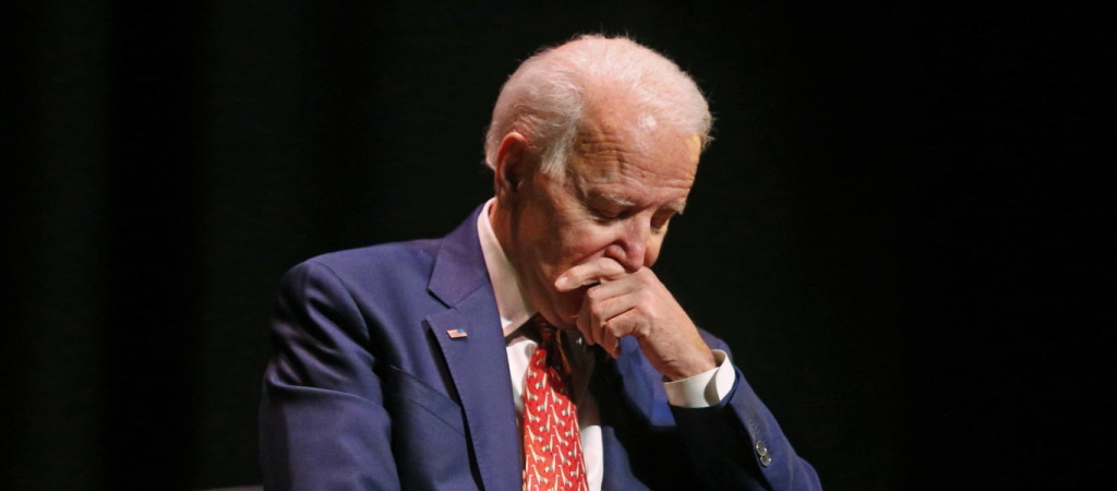 Ο Μπάιντεν δεν αποκλείει μπλόκο ρωσικού πετρελαίου και φ.α. αν και γνωρίζει τις επιπτώσεις για τους πολίτες