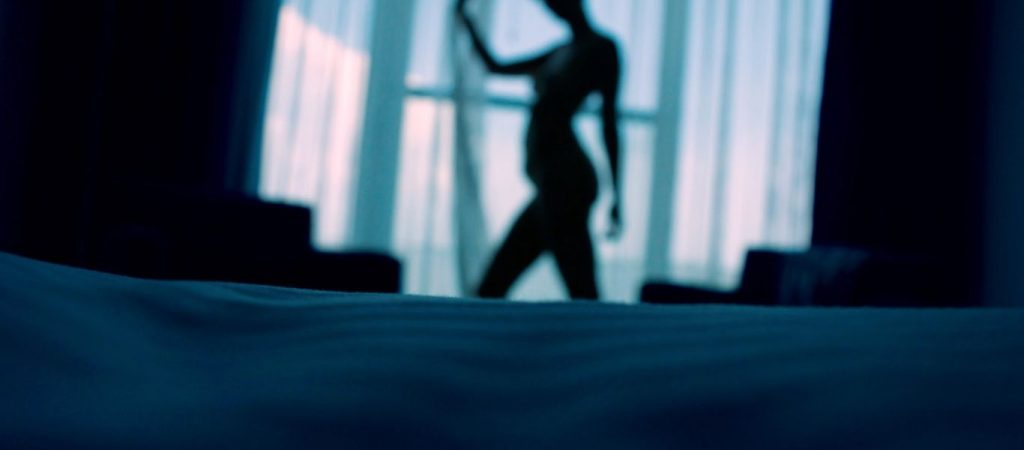 Ανώμαλος ζούσε για καιρό στη σοφίτα μοντέλου του Onlyfans – Την φωτογράφιζε ενώ κοιμόταν γυμνή