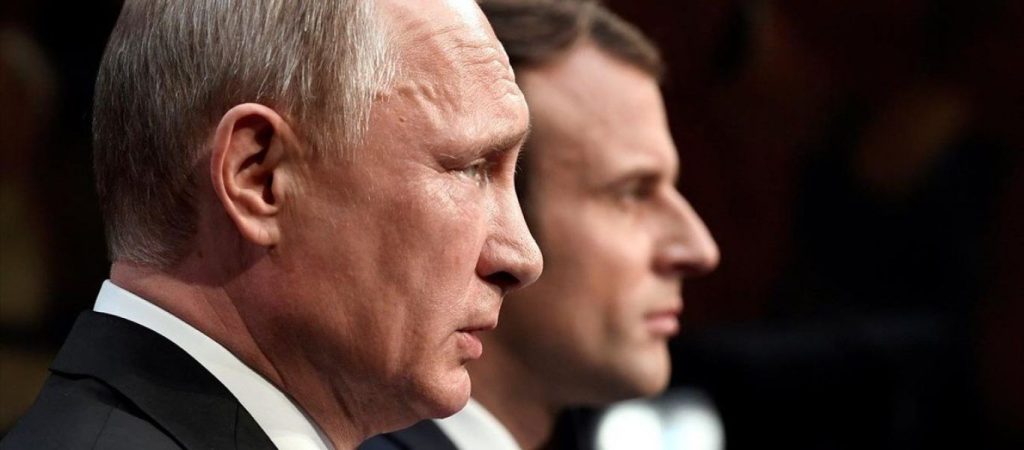 Νέες αποκαλύψεις για την συνομιλία του με τον Β.Πούτιν από τον Ε.Μακρόν: «Δεν θα σταματήσει τις επιθέσεις στην Ουκρανία»