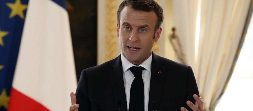 Νέες δηλώσεις στήριξης του Ε.Μακρόν προς τον Β.Ζελένσκι γραμμένες στα ουκρανικά