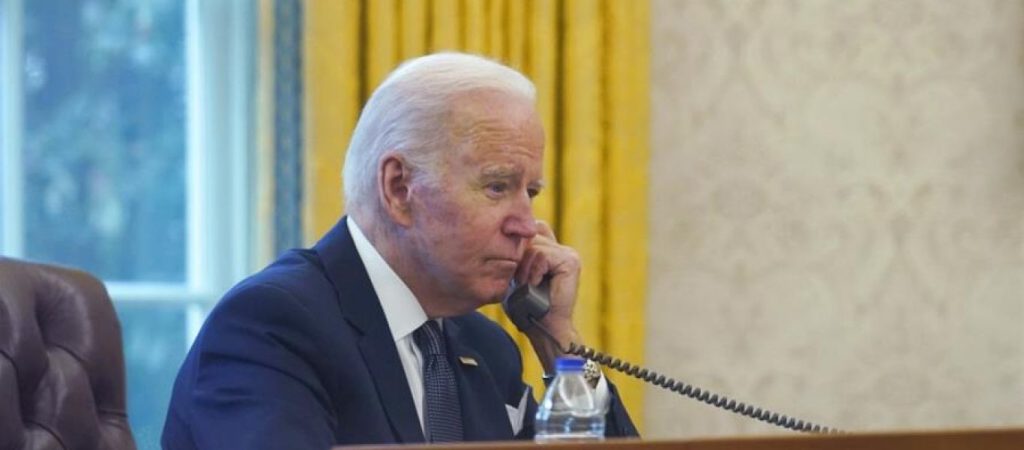 Επικοινωνία Μπάιντεν-Ζελένσκι μετά τη φωτιά στο πυρηνικό εργοστάσιο της Ζαπορίζια