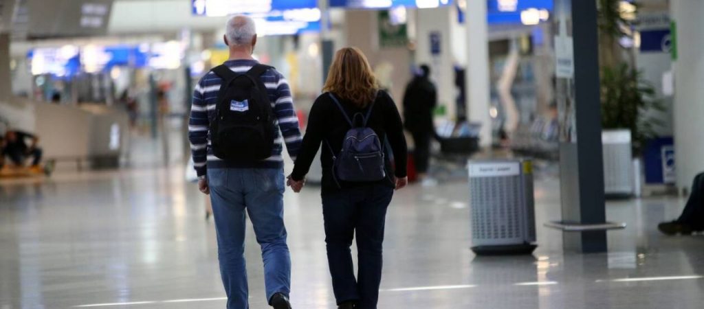 ΥΠΑ: Χωρίς PLF οι αφίξεις όλων των τουριστών από τις 15 Μαρτίου