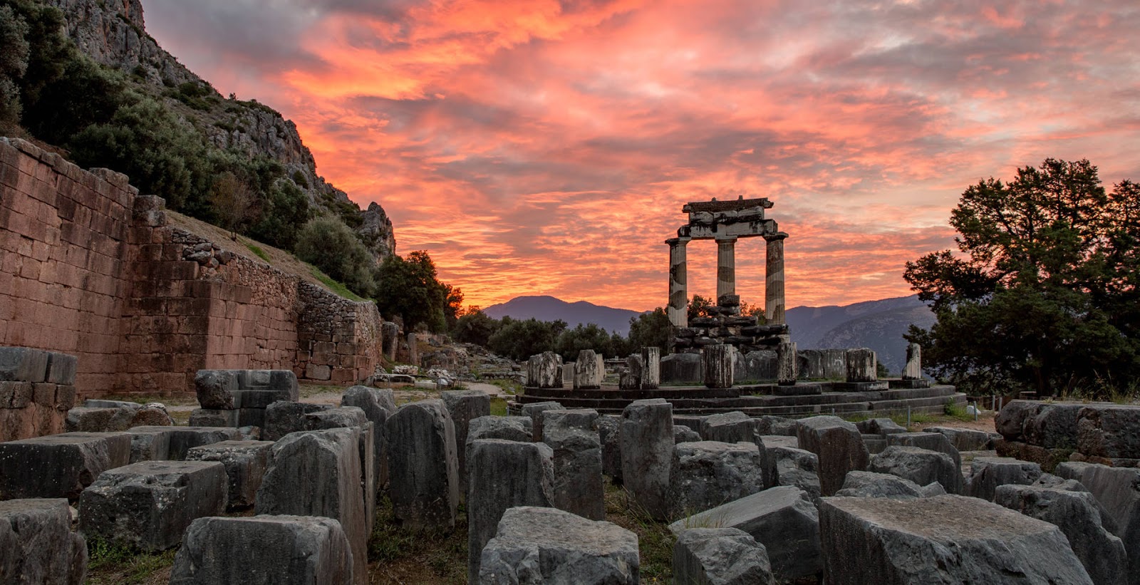 Αρχαίοι χρησμοί: Οι διφορούμενες προφητείες της Πυθίας που επηρέασαν την εξέλιξη της ιστορίας