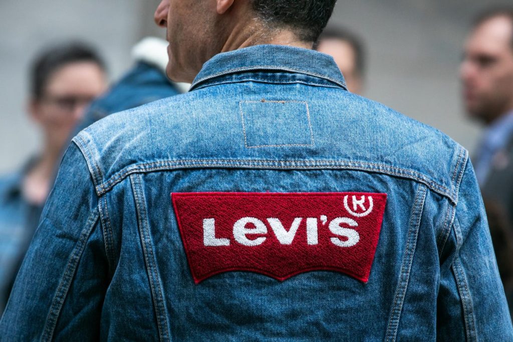 «Αποχαιρετά» την Ρωσία και η Levi Strauss & Co