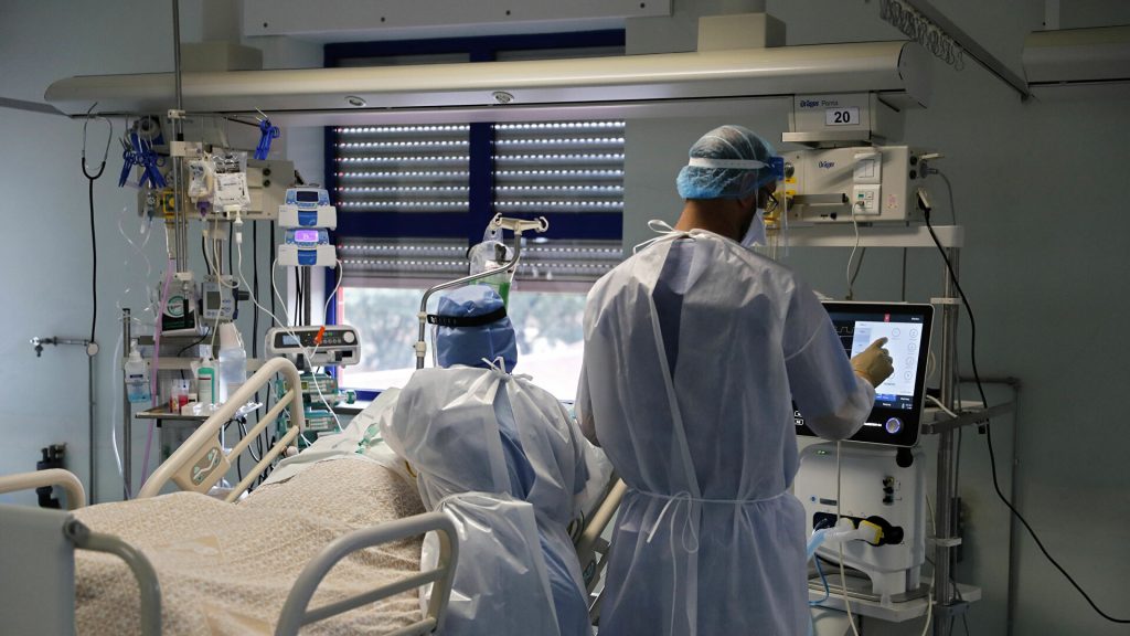 Ο κορωνοϊός στην Ελλάδα: 8.639 τα νέα κρούσματα – Πού εντοπίζονται (φώτο)