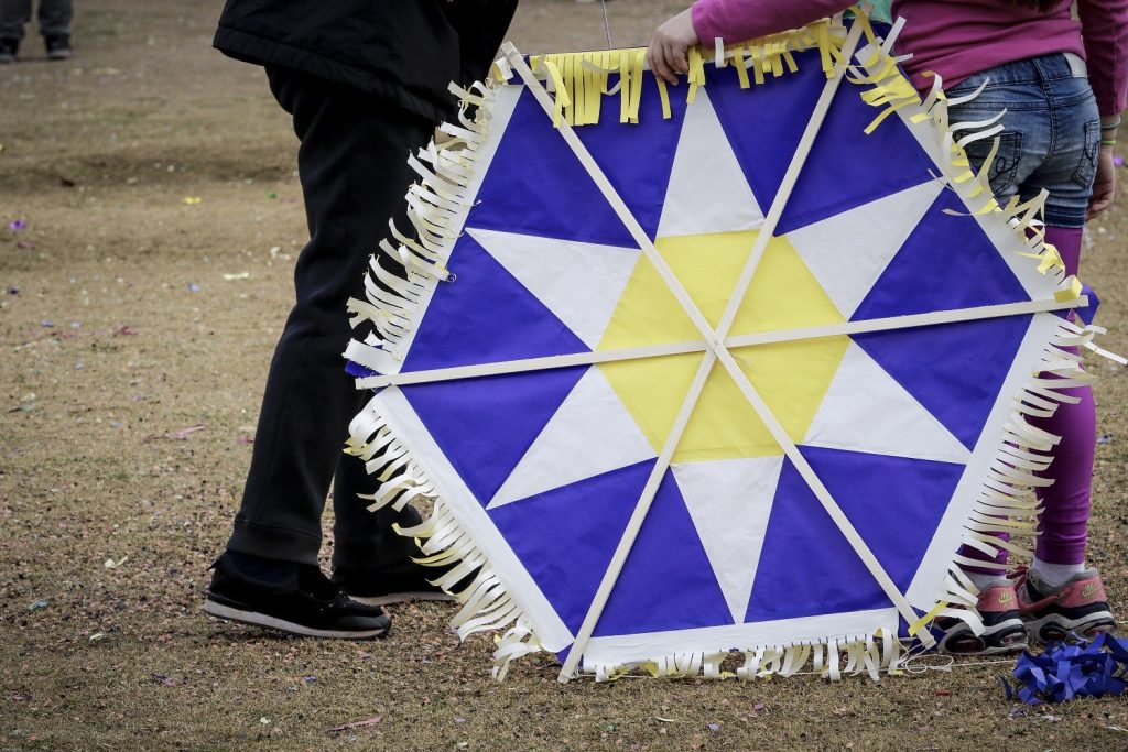Καθαρά Δευτέρα: Τα έθιμα, η ιστορία και ο συμβολισμός του χαρταετού