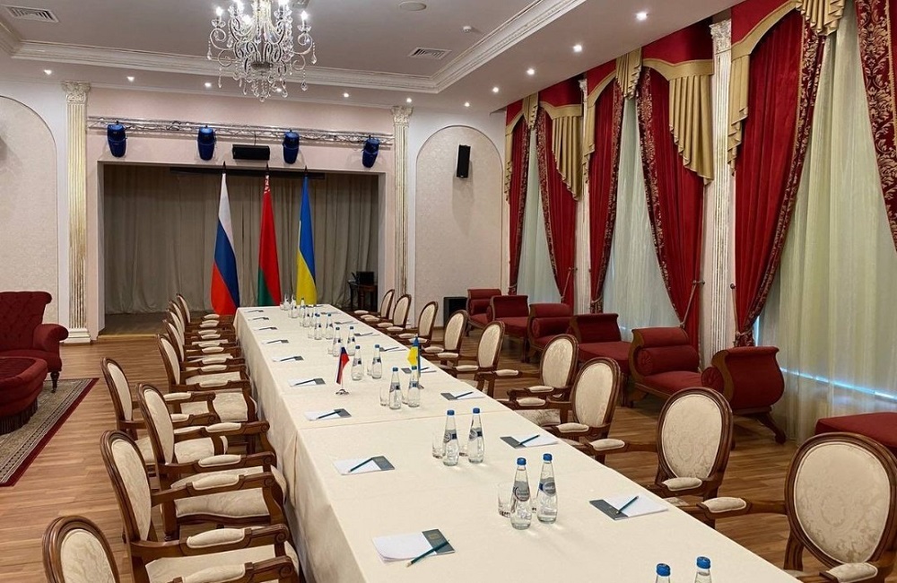 Στις 14:00 ξεκινούν οι νέες ρωσο-ουκρανικές συνομιλίες – Μία ρωσική αντιπροσωπεία έφτασε στην Λευκορωσία