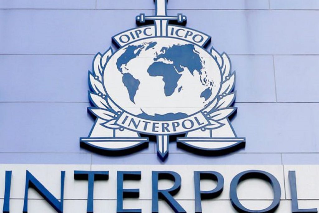 Υπουργός Εσωτερικών Βρετανίας: «Να ανασταλεί η συμμετοχή της Ρωσίας στην Interpol»