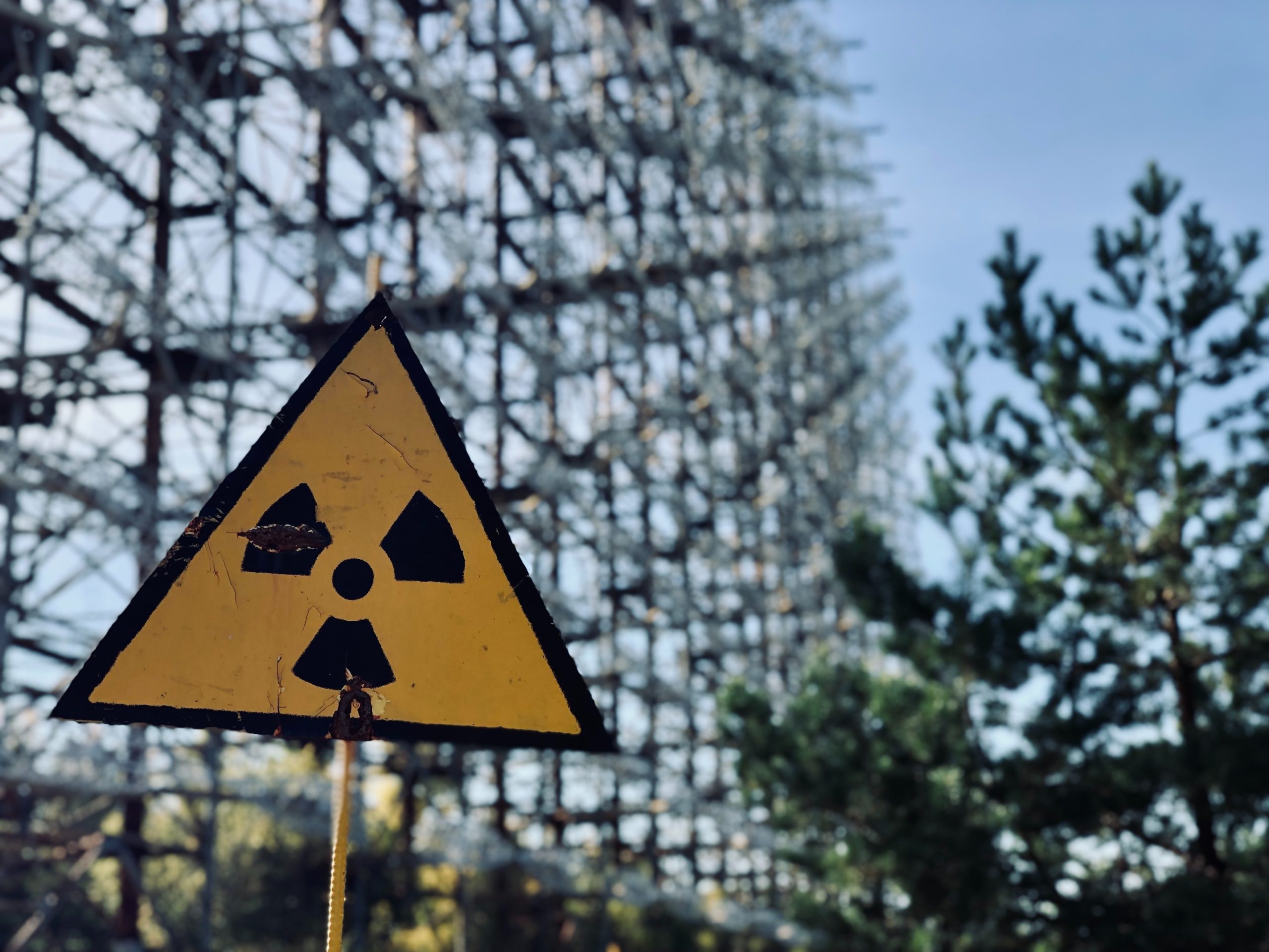 Ρωσικό ΥΠΑΜ: «Το Τάγμα Αζόφ έχει παγιδεύσει με εκρηκτικά πυρηνικό πειραματικό αντιδραστήρα»