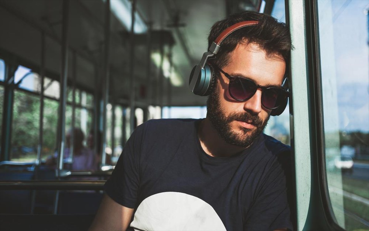 Αυτά είναι τα 30 πιο λυπητερά τραγούδια όλων των εποχών – Πώς επηρεάζουν την ψυχολογία μας;