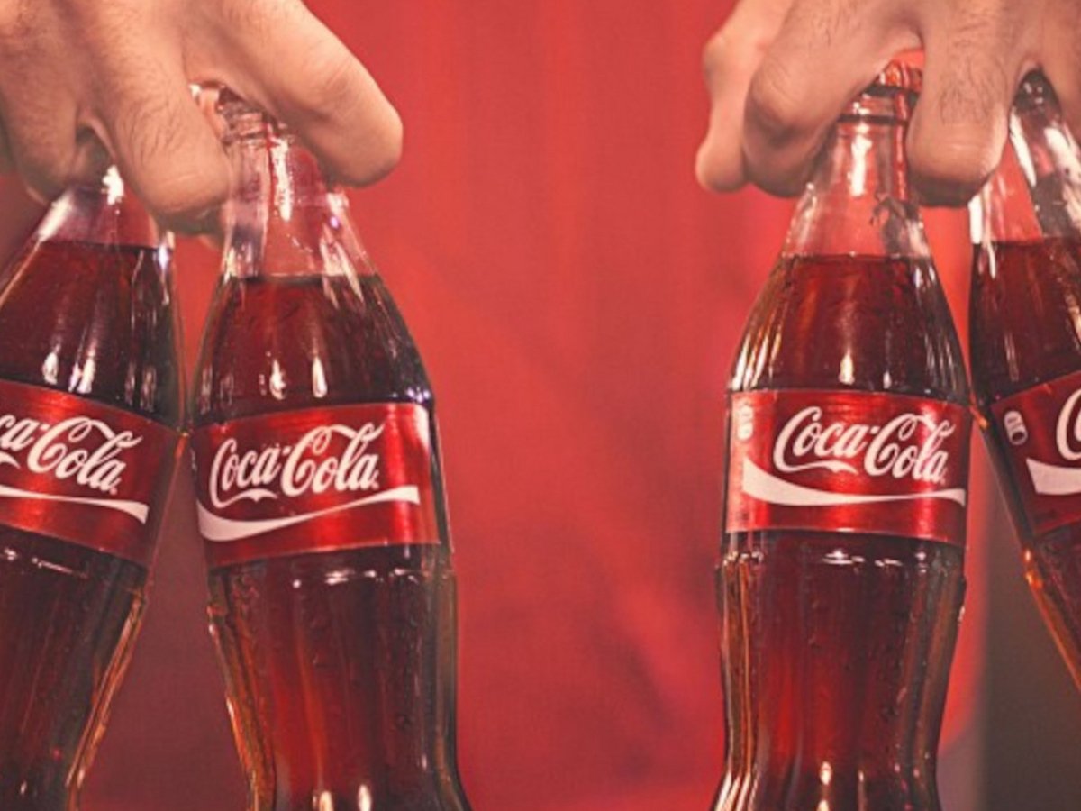 H Coca Cola «αποχαιρετά» την Ρωσία – Διακόπτει τις δραστηριότητες της