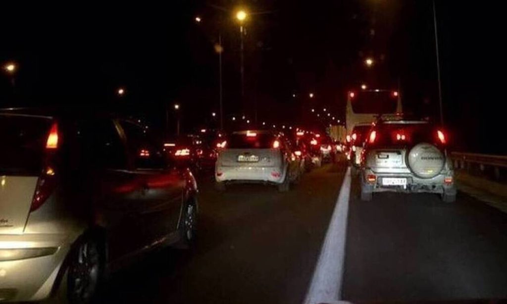 Ουρές χιλιομέτρων έξω από τη Λαμία στο ρεύμα προς Αθήνα λόγω τροχαίου ατυχήματος