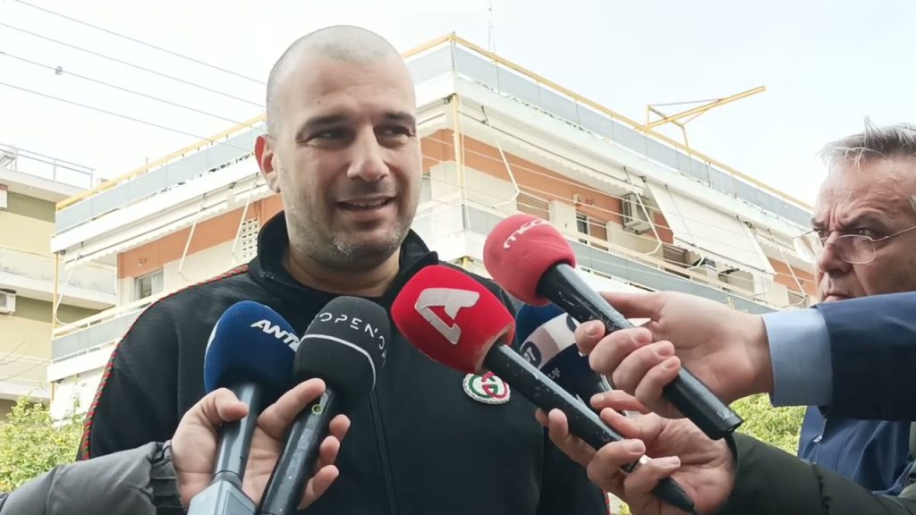 Γ.Κυπαρίσσης: «Με χτύπησαν και με άφησαν με το εσώρουχο – Μου χάραξαν το κεφάλι και με ψέκασαν με χλωρίνη»