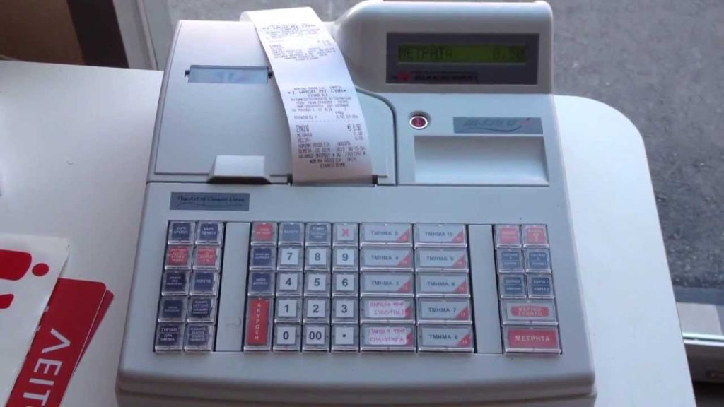 Η ΑΑΔΕ δρομολογεί τη διασύνδεση των ταμειακών μηχανών με τα POS