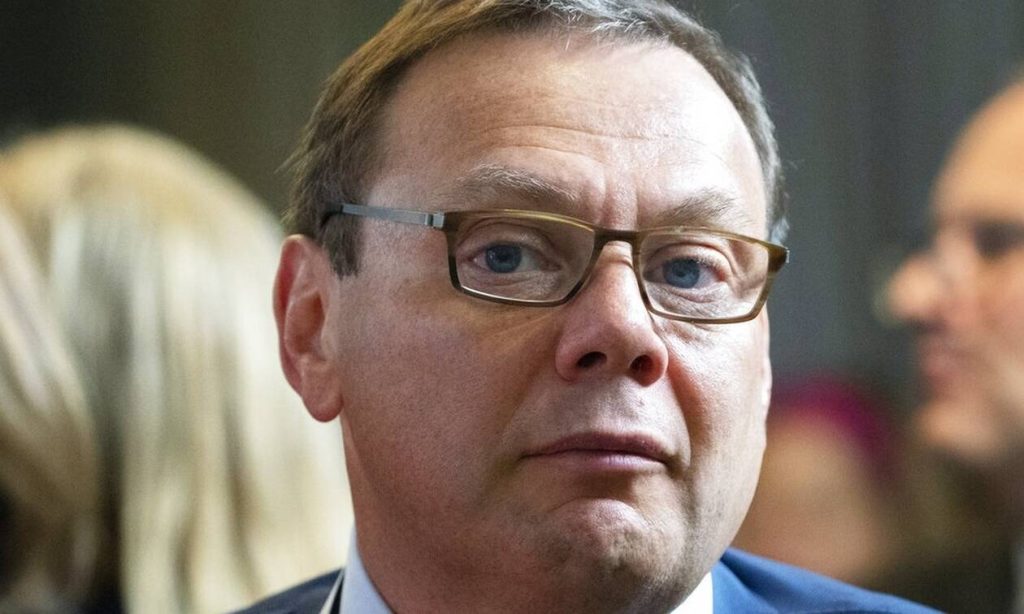 Μ.Φρίντμαν και Π.Άβεν: Η μοίρα των προδοτών – Μίλησαν κατά της πατρίδας τους αλλά δεν τους θέλει κανείς