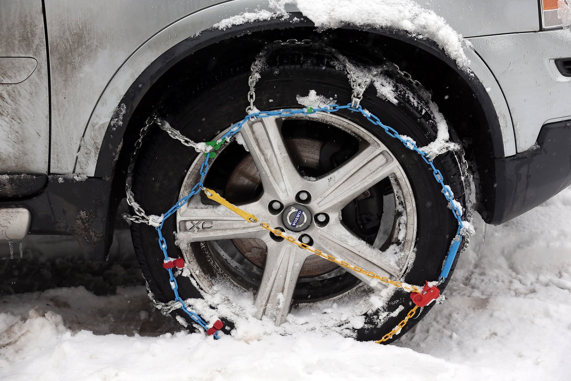 Κακοκαιρία «Φίλιππος»: Μόνο με αντιολισθητικές αλυσίδες η κυκλοφορία από Κηφισιά και πάνω