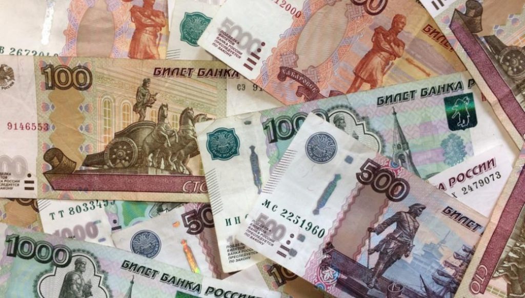 H Ρωσία θα αποπληρώνει τα χρέη της σε Ελλάδα και Δύση με… ρούβλια