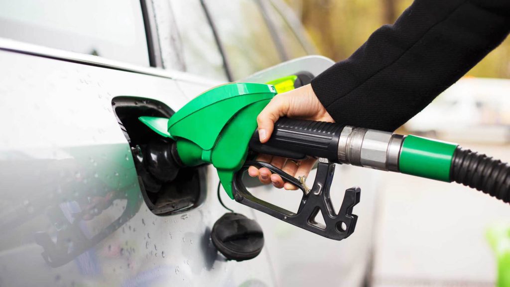 Σοκ με την τιμή της βενζίνης: Έρχεται Δελτίο στα καύσιμα! – Στα 2,5 ευρώ το λίτρο έως το τέλος της εβδομάδας