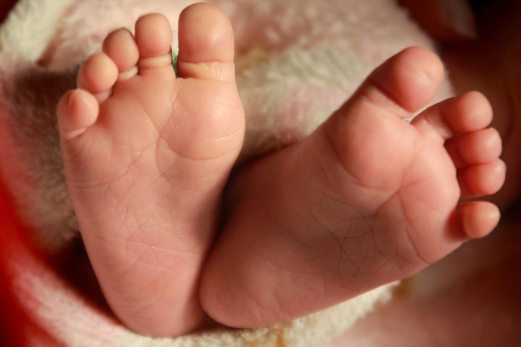 Κύπρος: Ανθρωποκτονία βρέφους 2,5 μηνών – Χειροπέδες στους γονείς