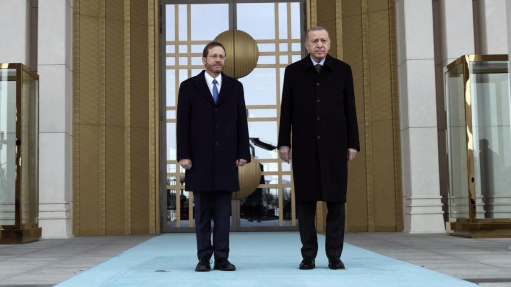 Στην Τουρκία ο Ισραηλινός πρόεδρος – «Δεν έχω ψευδαισθήσεις για τις σχέσεις με τον Ρ.Τ.Ερντογάν»